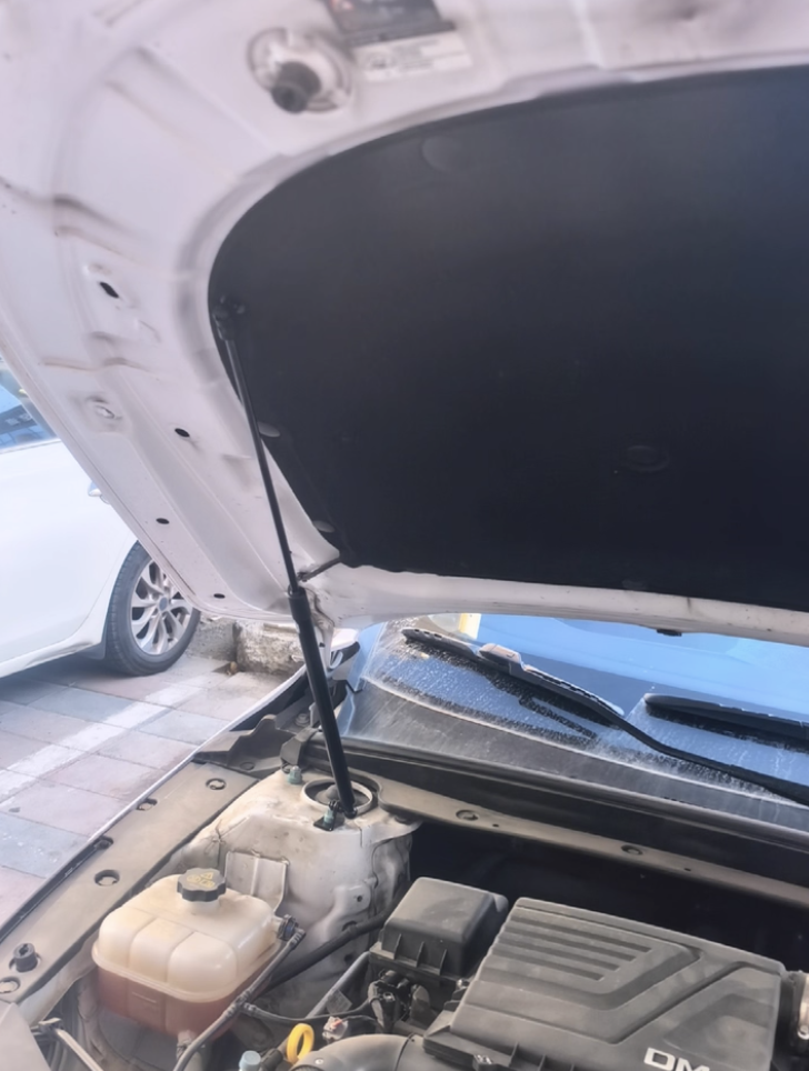 Xevaban.com ở 214 Giải Phóng là đơn vị chuyên cung cấp phụ kiện oto, đồ chơi oto, đồ chơi byd seal 5, phụ kiện byd seal 5, xevaban, 214 giải phóng, thanh ty thuỷ lực seal 5, ty thuỷ lực nắp capo seal 5, thanh ty nâng capo seal 5.